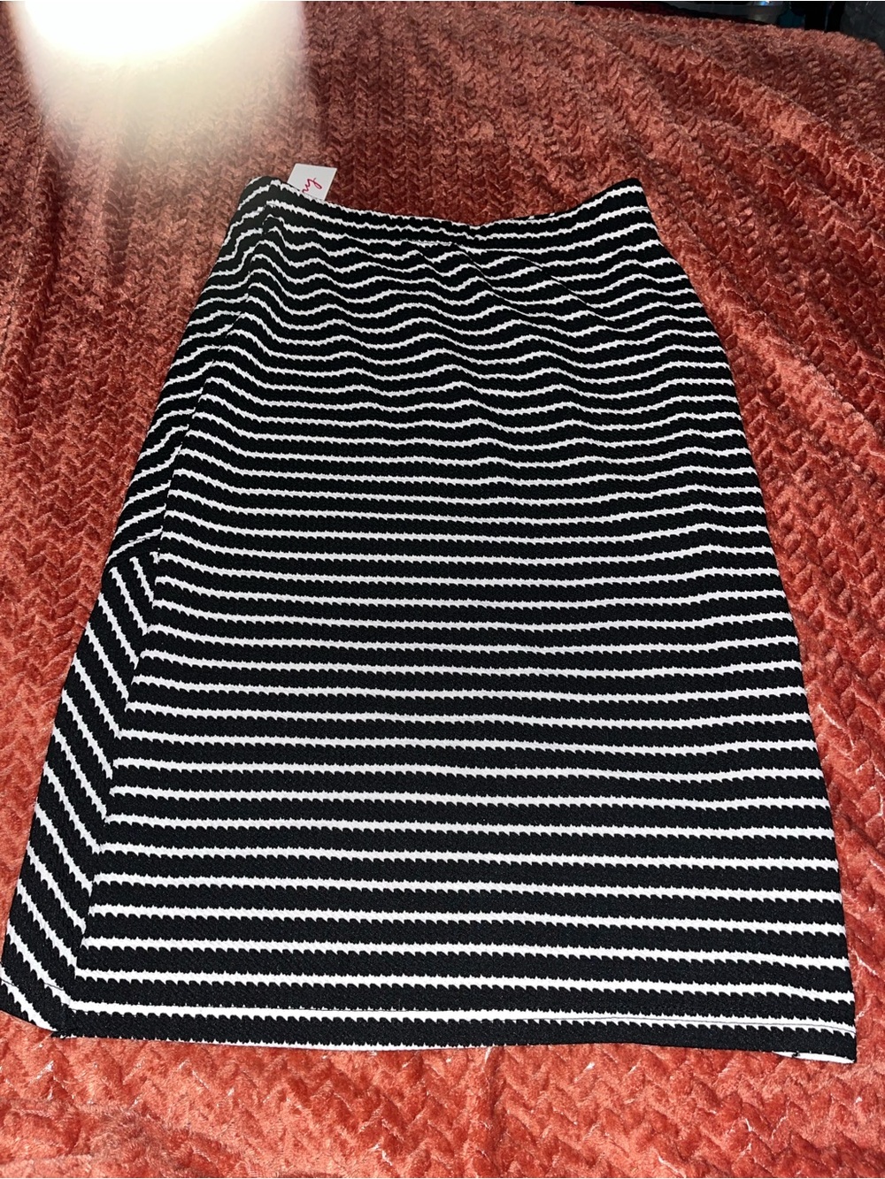 Kathy Black & White Striped Knit stretch Midi Skirt. Size L